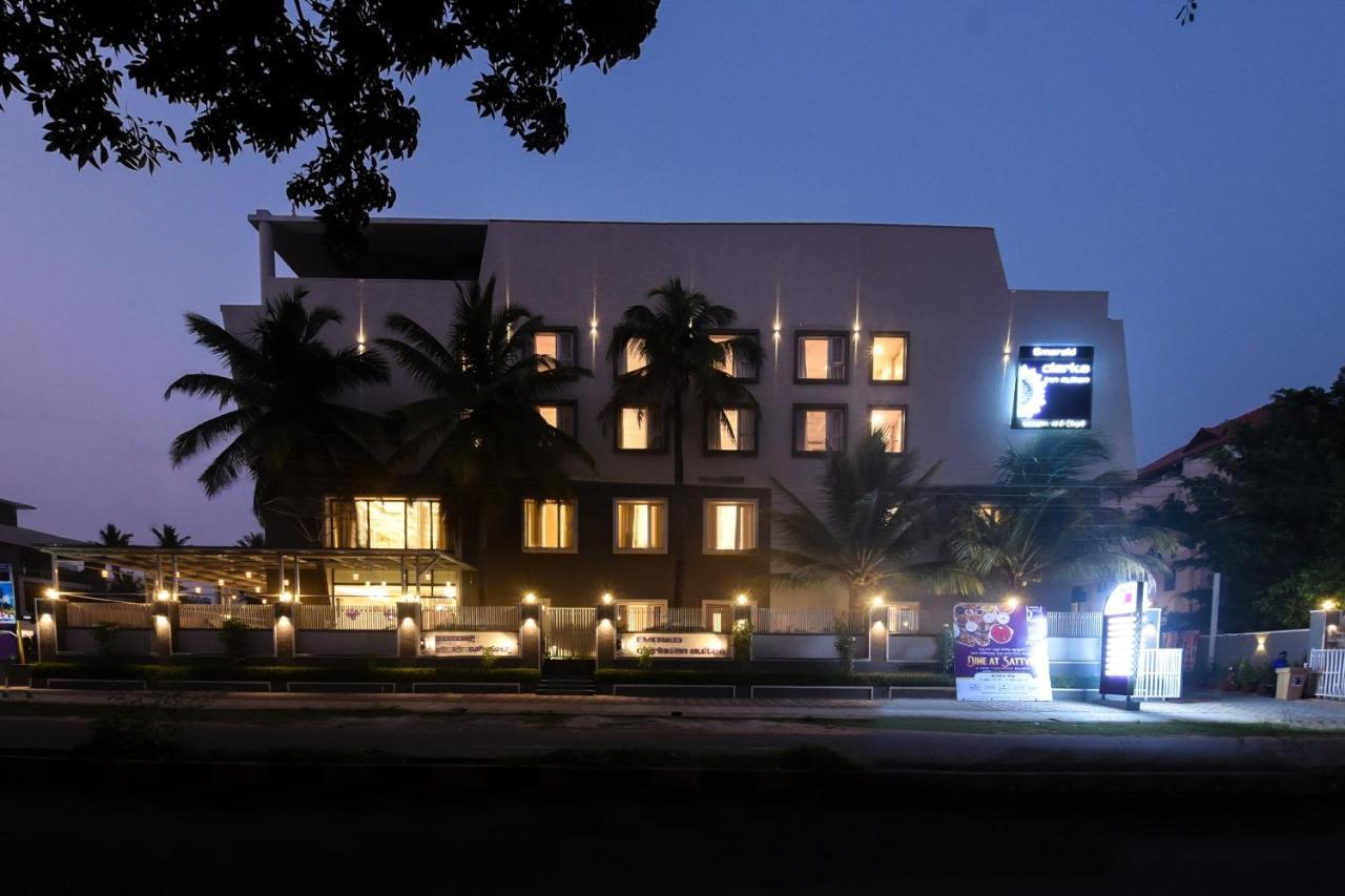 Emerald Clarks Inn Suites Mysore Exterior foto