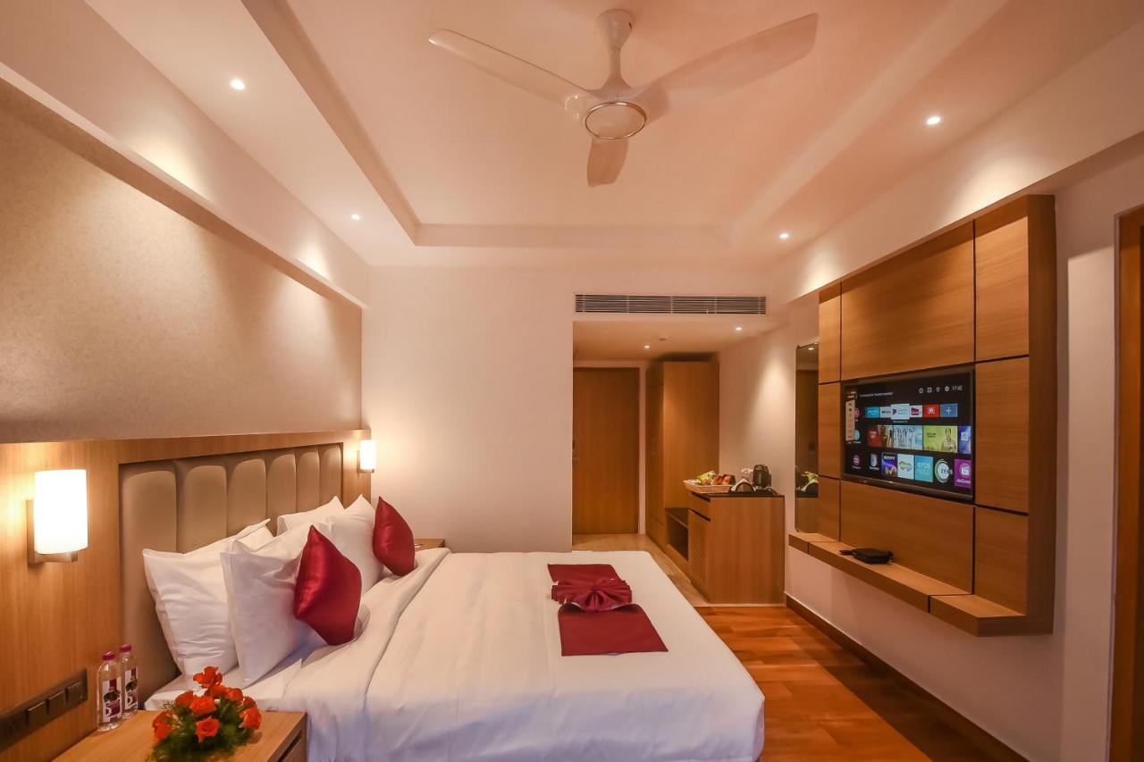 Emerald Clarks Inn Suites Mysore Exterior foto